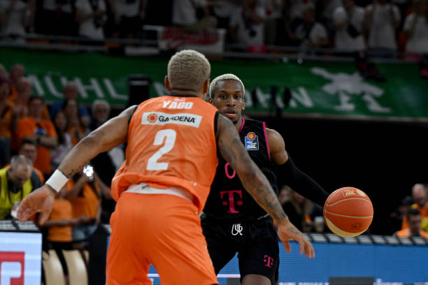 中国队不但 中国队不但